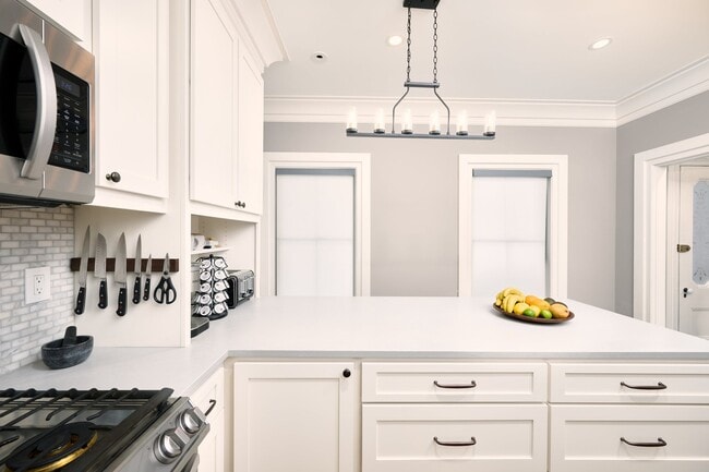 Building Photo - 137 Kendall Pond Rd