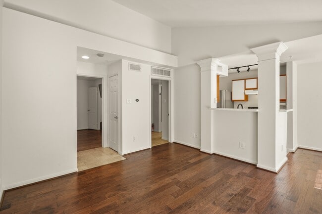 Building Photo - 3231 Allen Pkwy