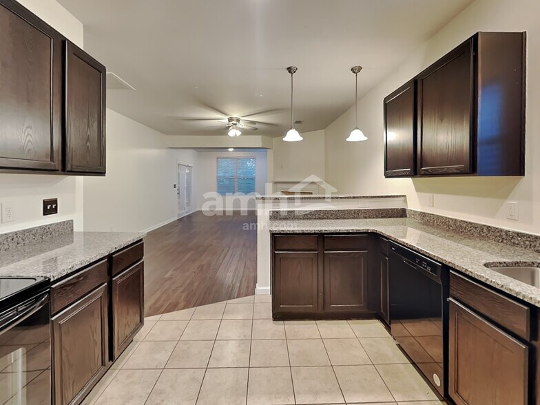 Building Photo - 4123 Oakstone Dr