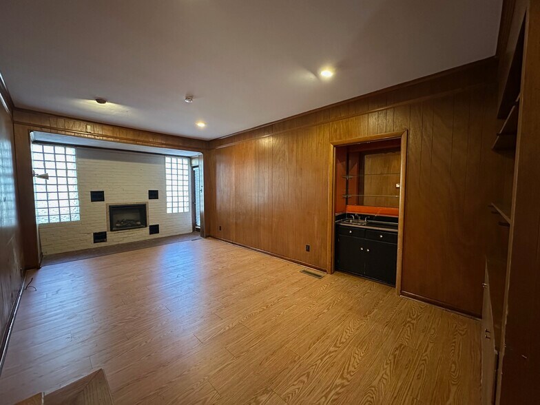 Building Photo - 5538 Rich Rd