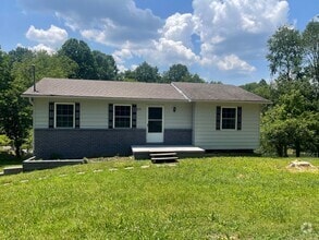 Building Photo - Great Location to Local Amenities