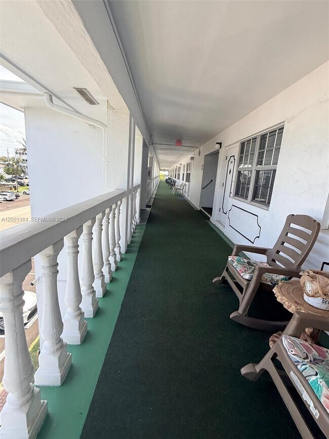 Building Photo - 5201 NE 24th Terrace