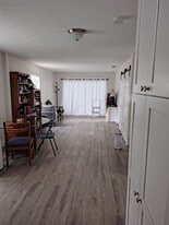 Building Photo - 313 Dirksen Dr