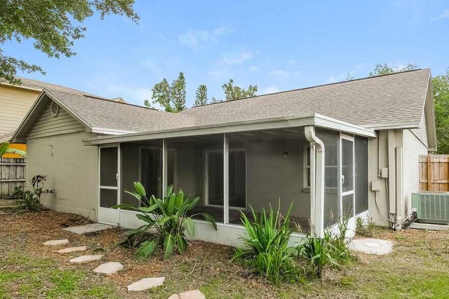 Building Photo - 2016 Lori Ann St