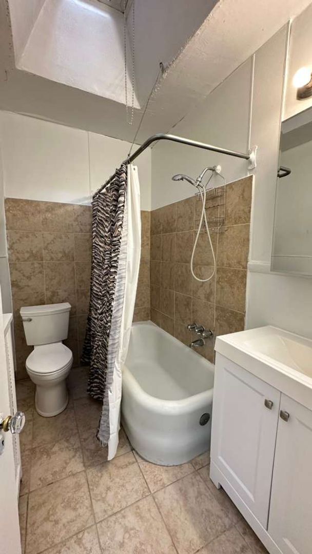 Building Photo - Front Porch Row - Olney