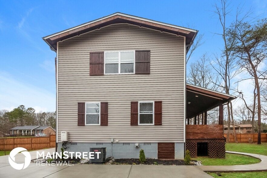 Building Photo - 8135 Westbourne Dr