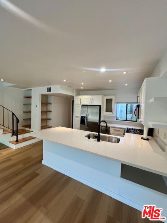 Building Photo - 10926 Bluffside Dr