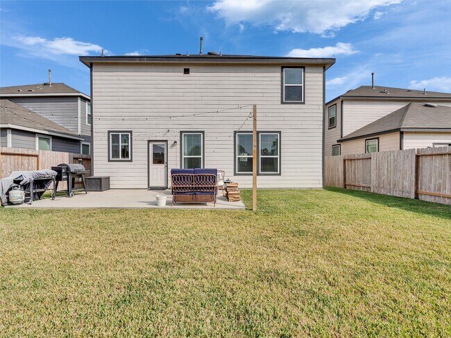 Building Photo - 25623 Balsamroot Dr