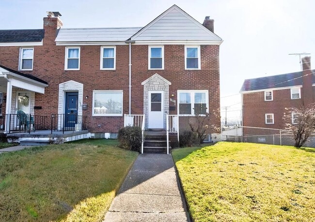 Building Photo - 1935 Searles Rd