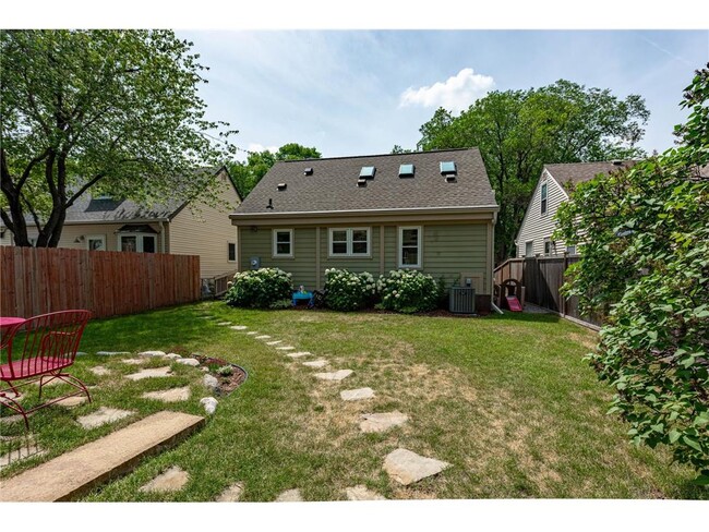 Building Photo - 2629 Idaho Ave S