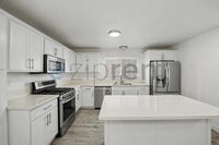 Building Photo - Unit