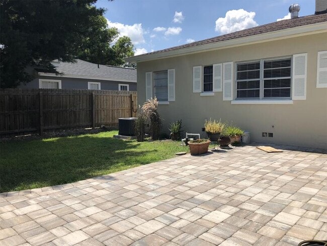 Building Photo - 1015 Harwood St