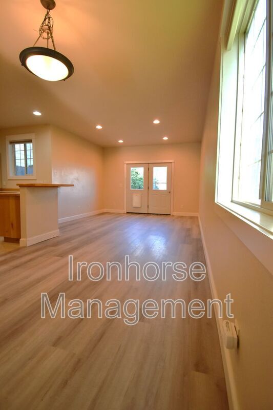 Building Photo - 623 Westgate Ave