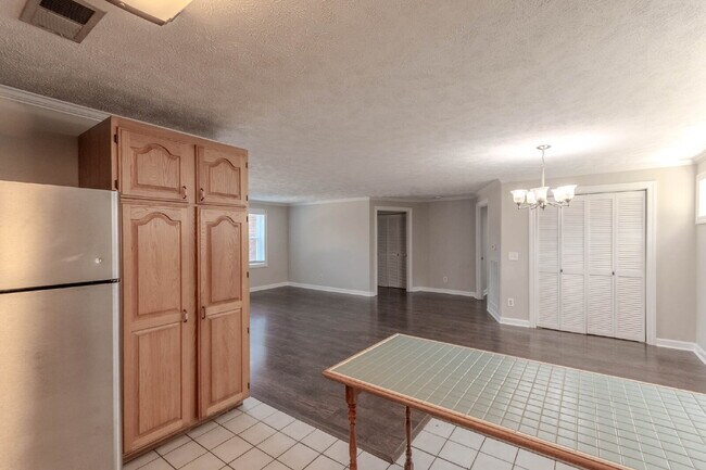 Building Photo - 3123 McGavock Pk