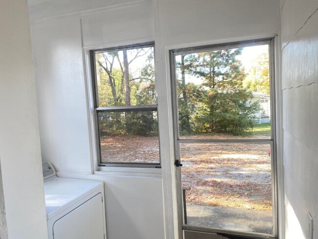 Building Photo - 504 E Atlantic St