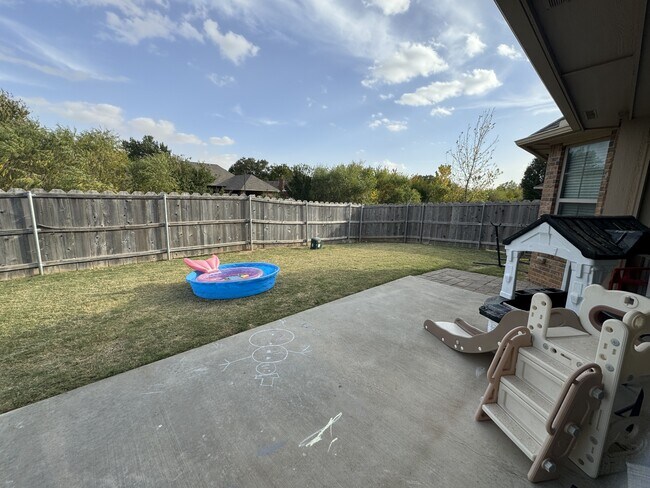 Building Photo - 2001 Mt Vernon Rd