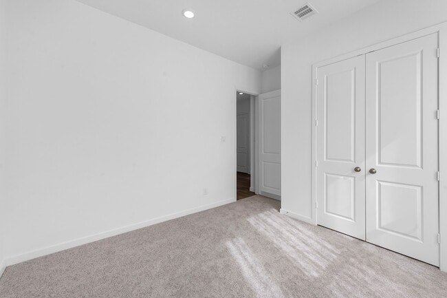 Building Photo - 2323 Hazel Berry St