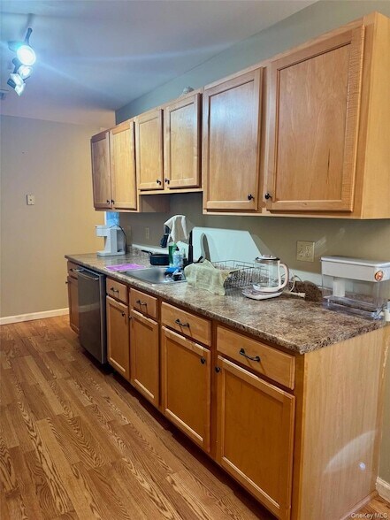 Building Photo - 51 Deer Ct Dr