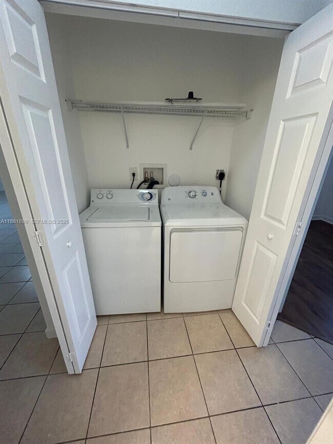 Building Photo - 1650 NE 33rd Ave