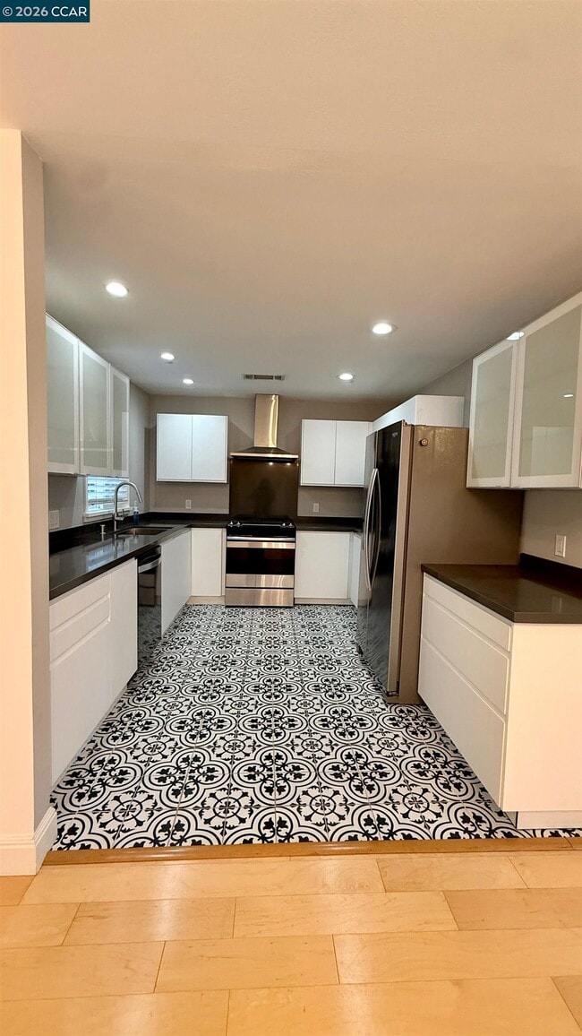 Building Photo - 1568 Placer Dr