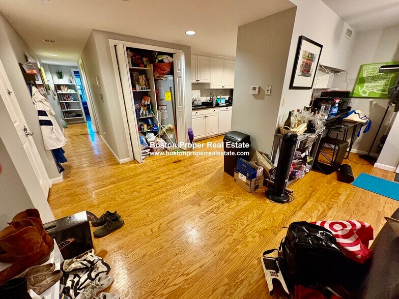 Building Photo - 50 Saint Stephen St