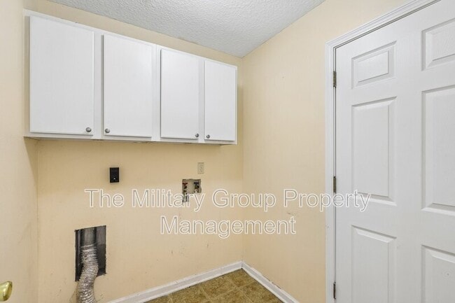 Building Photo - 12387 Anarania Dr