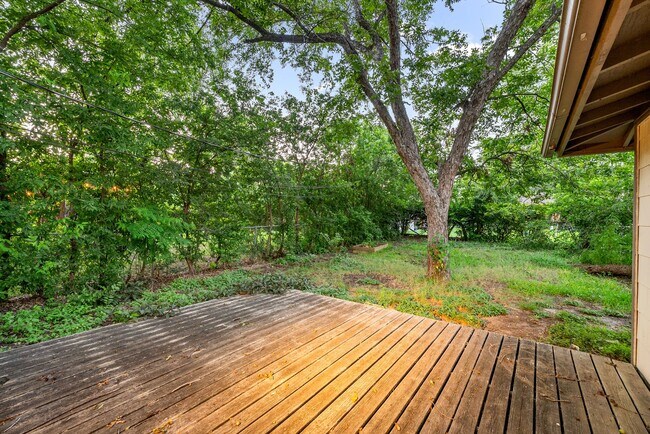 Building Photo - Beautiful 4 Bedroom, 2 Bathroom home in no...