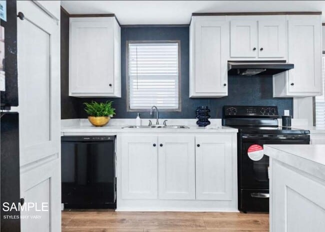 Building Photo - 6645 Daylily