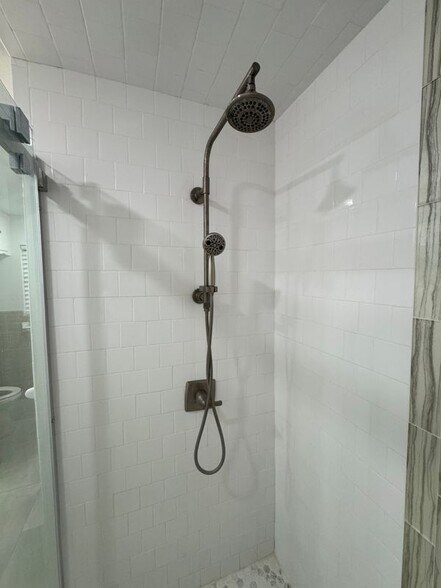 Building Photo - 1880 Royal St