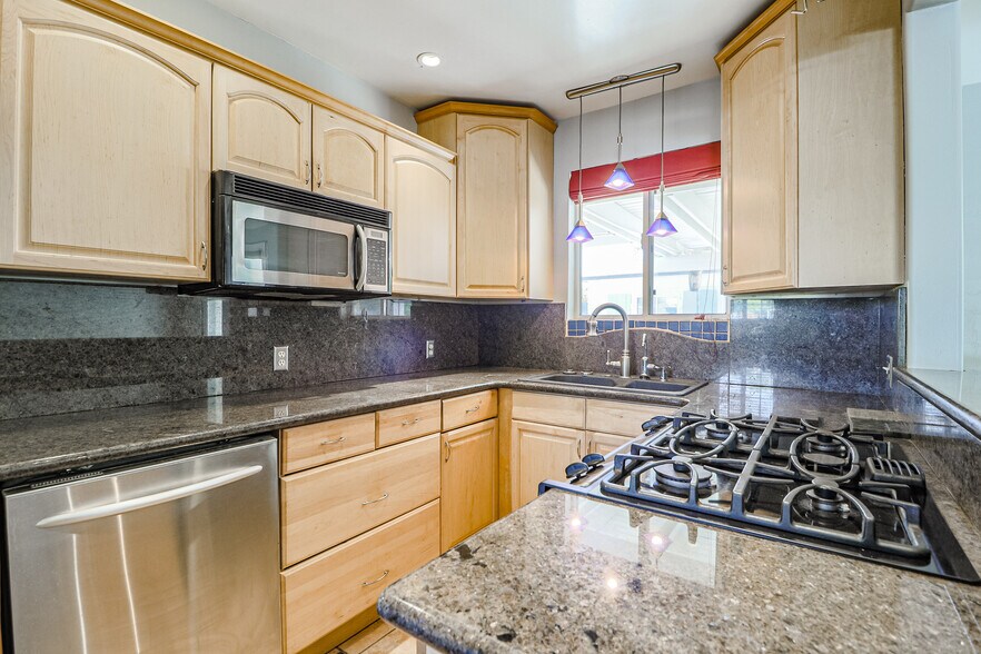 Building Photo - 2801 N 25th St