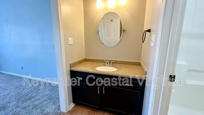 Building Photo - 19 Madrone Pl