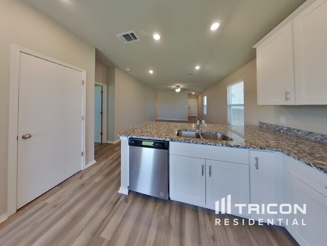 Building Photo - 5113 Sidesaddle Dr