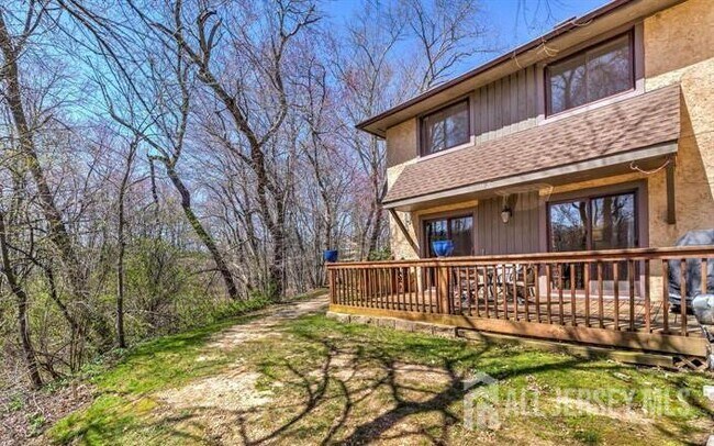 Building Photo - 17 Ashford Dr