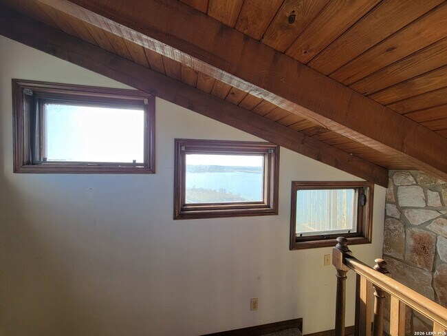 Building Photo - 2059 Glenn Dr