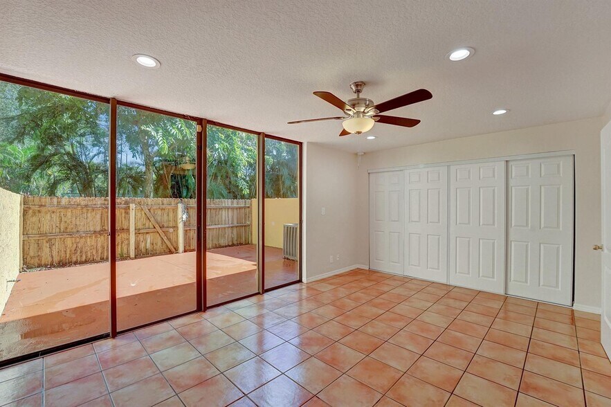 Building Photo - 760 E Coco Plum Cir