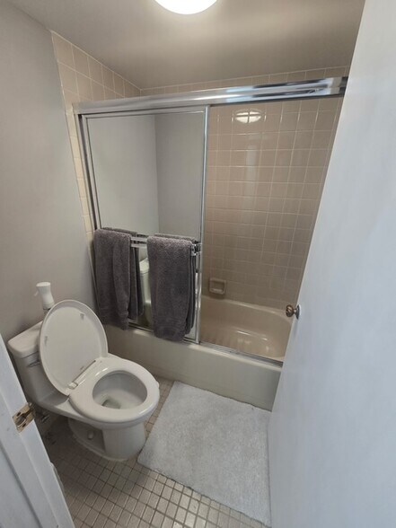 Building Photo - 9500 S Ocean Dr