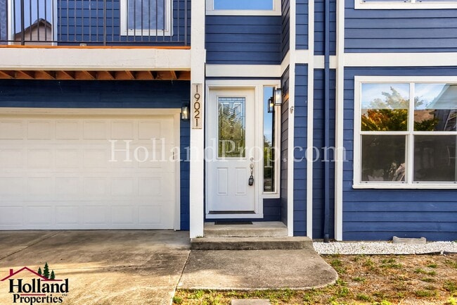 Building Photo - Modern Comfort Meets Prime Beaverton Living! ** NEW PRICE $2,995 AND REDUCED SECURITY DEPOSIT **