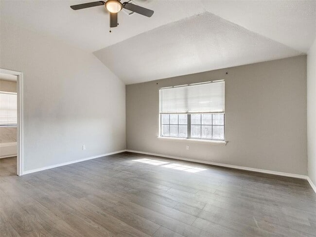 Building Photo - 13300 S Robinson Ave