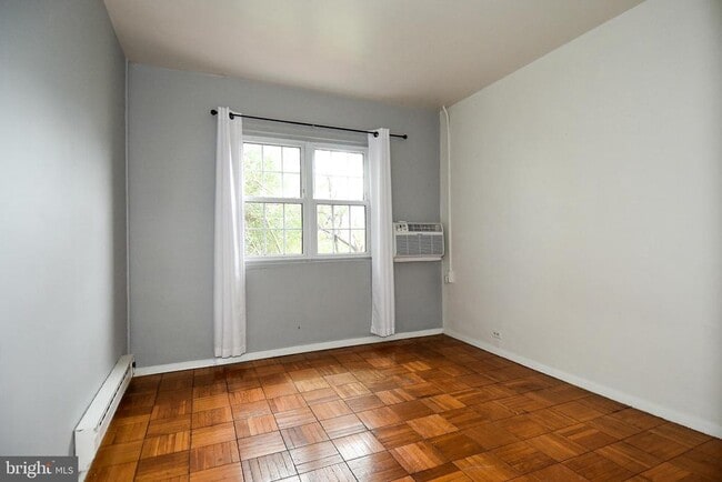 Building Photo - 3132 Martha Custis Dr