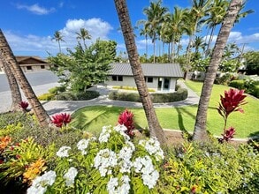 Building Photo - Experience Island Living in a Renovated 2-...