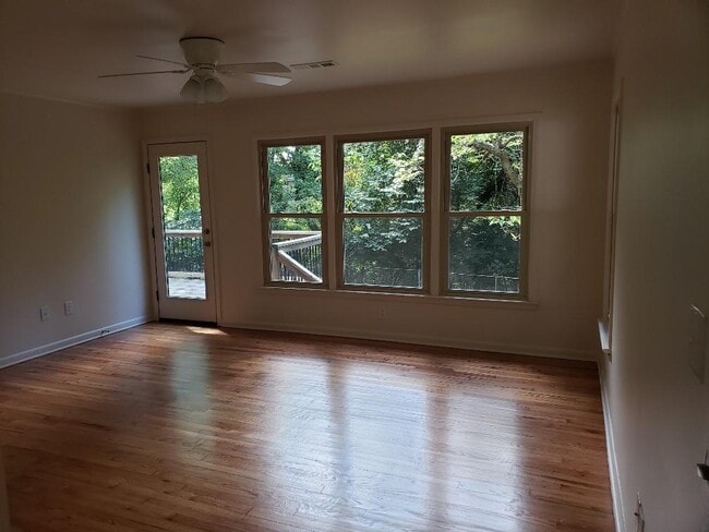 Building Photo - 911 E Rodgers Dr