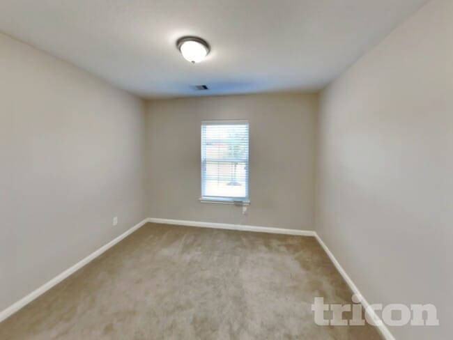 Building Photo - 32608 Decker Creek Dr