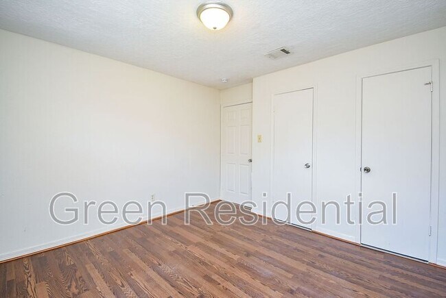 Building Photo - 11366 Oakcenter Dr