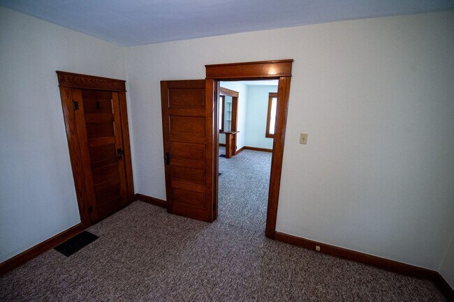 Building Photo - 112 E 15th St