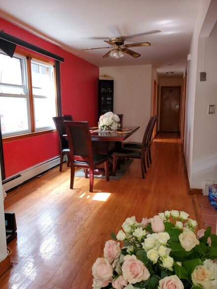 Building Photo - 7805 Park Ave