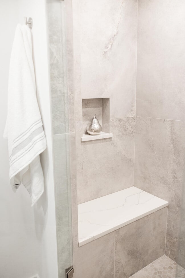 Building Photo - 104 Old Meadow Way