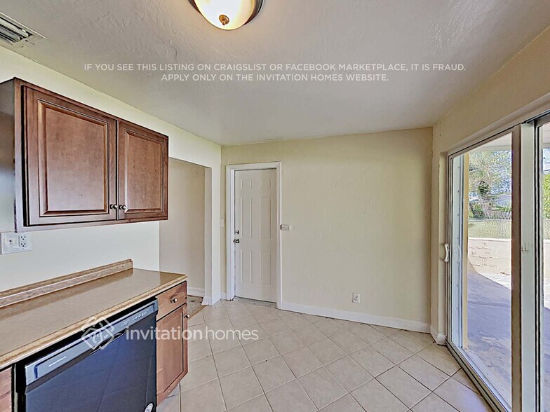 Building Photo - 1540 SW 67th Ave