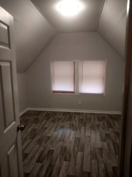 Building Photo - 3118 Elm St