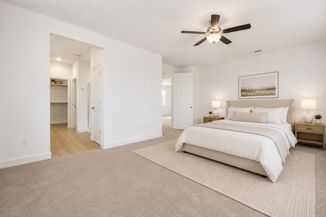 Building Photo - Massive 5BR Luxury: Your Fresno Dream Home!