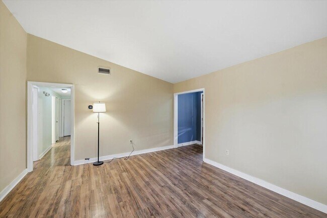 Building Photo - 1206 Arlington St